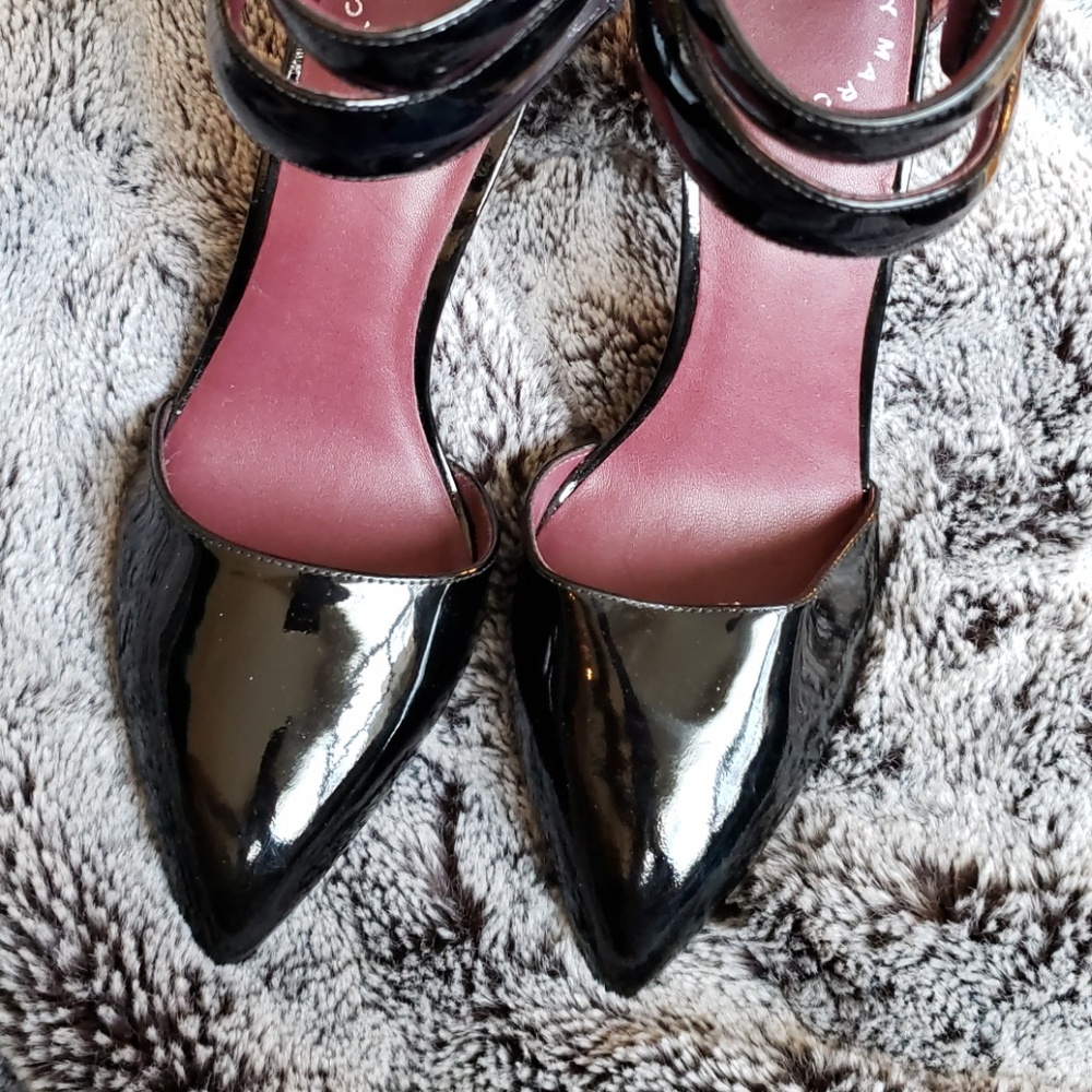 Marc by Marc Jacobs Reese Shark Tooth Patent Heels - Picture 2 of 7